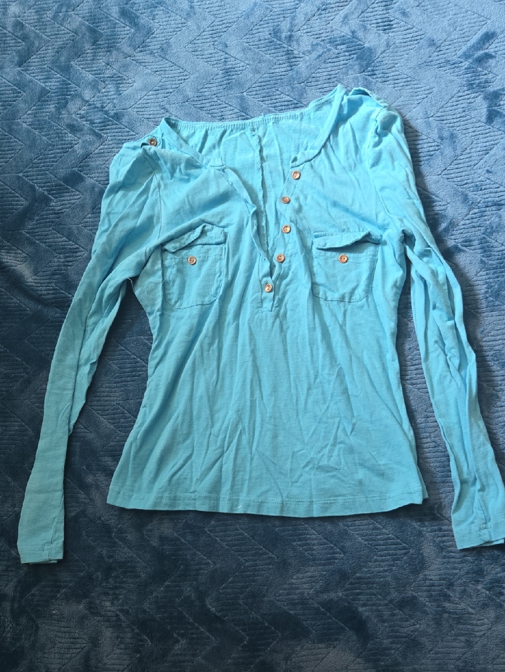5/$20 Women’s Light Blue Button Henley Long Sleeve Top
